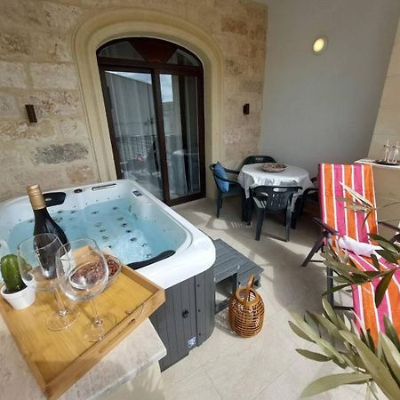 Fl 2 Ta'Lonza Luxury With Hot Tub By Homely Mellieħa Exterior foto